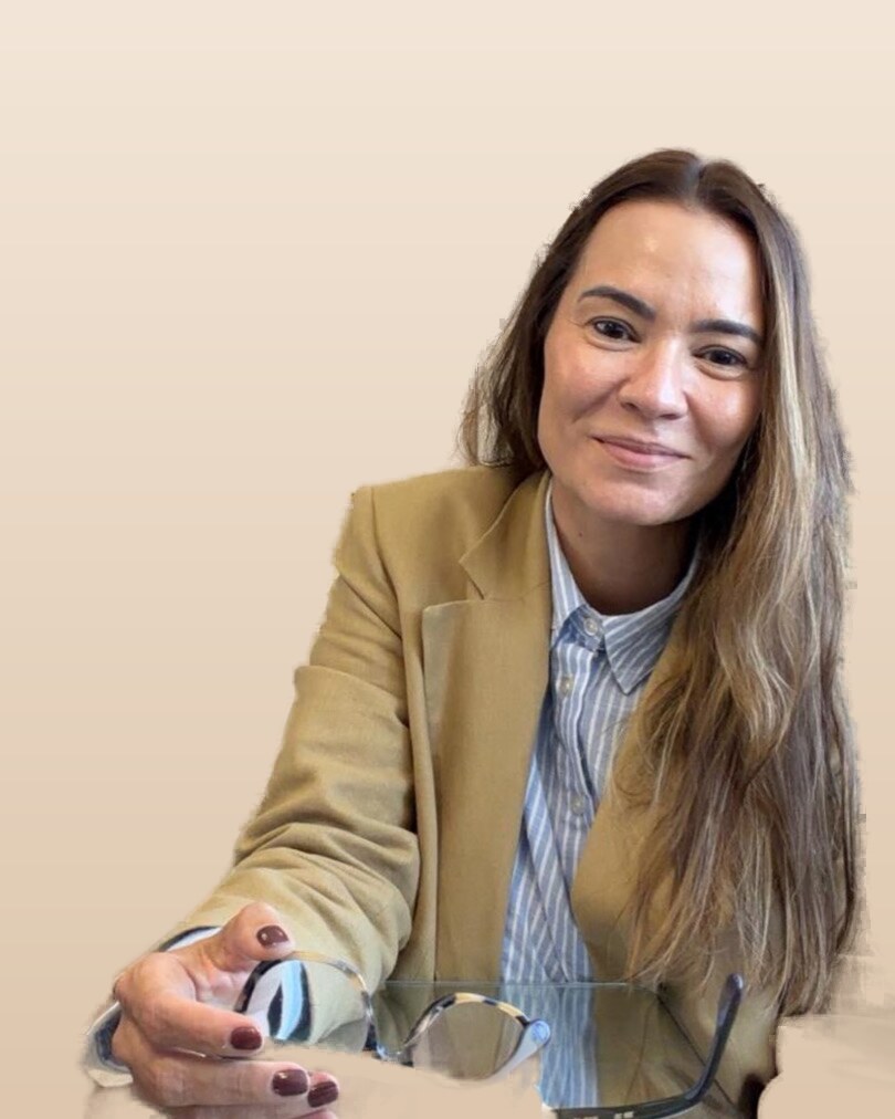 Retrato de Mariela Celestino de Oliveira Gratz, advogada responsável pelo atendimento
